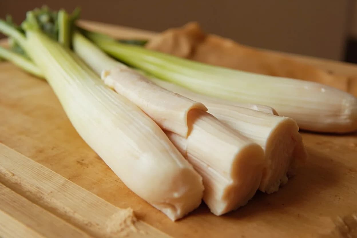 Leek Cleaning & Fine Ring Cut